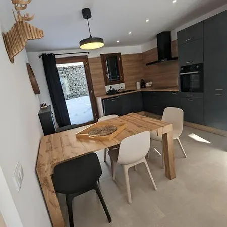 Superbe Maison Neuve Au Calme Au Coeur De Font-romeu Сasa de vacaciones *