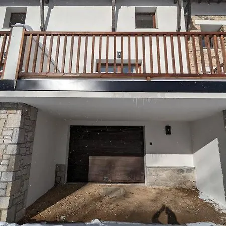 Superbe Maison Neuve Au Calme Au Coeur De Font-romeu Сasa de vacaciones *